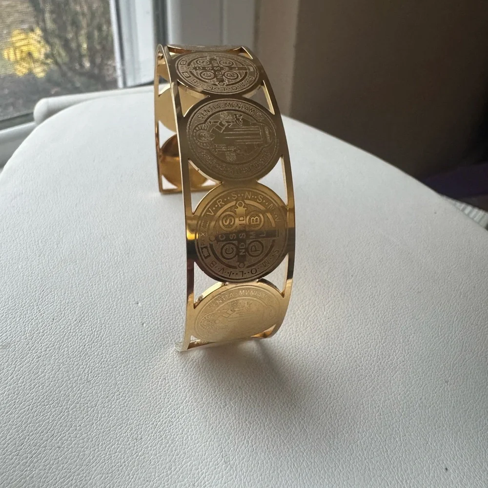 Chic Gold Coin Cuff Bracelet - Picture 4 of 14